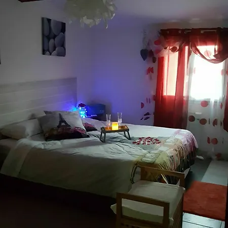 Holiday home Elsabio Arles