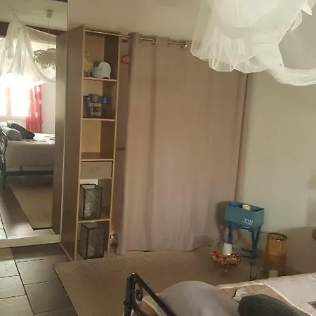 Elsabio Holiday home Arles